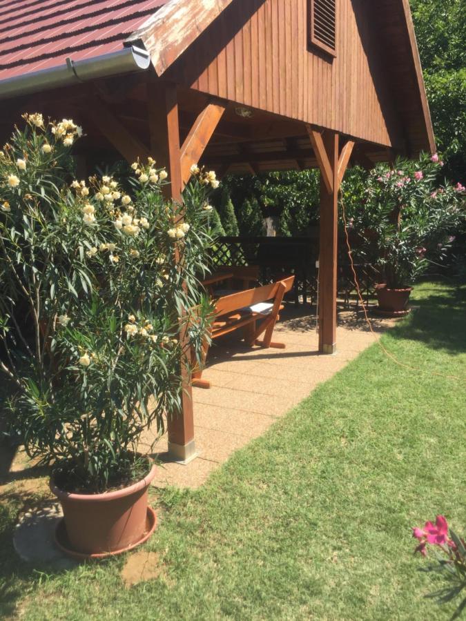 Villa Pakasz Nyaralohaz Tiszafüred Exterior foto